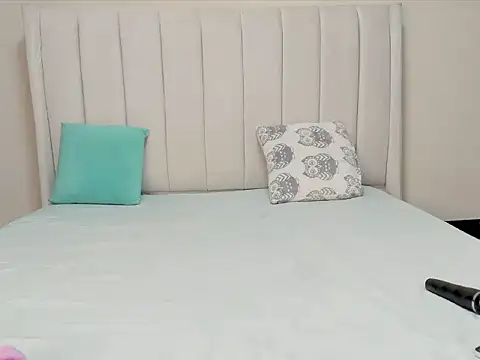  heavenlysent online show from December 15, 2025, 3:34 am