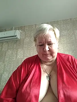 Snapshot of EffectFiona chatting on October 14, 2025, 2:45 am EffectFiona online show from October 14, 2025, 2:45 am