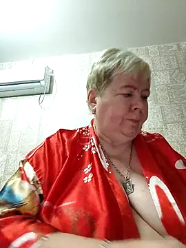 Snapshot of EffectFiona chatting on September 18, 2025, 10:46 pm EffectFiona online show from September 18, 2025, 10:46 pm