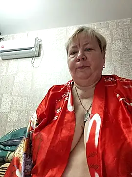 Snapshot of EffectFiona chatting on October 6, 2025, 12:34 am EffectFiona online show from October 6, 2025, 12:34 am