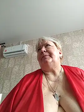 Snapshot of EffectFiona chatting on October 12, 2025, 4:36 am EffectFiona online show from October 12, 2025, 4:36 am