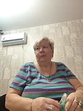 EffectFiona online show from February 28, 2025, 11:12 pm