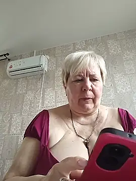 EffectFiona online show from April 14, 2026, 5:45 am