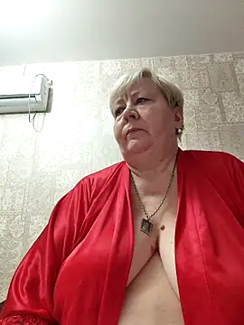 Snapshot of EffectFiona chatting on October 13, 2025, 1:12 pm EffectFiona online show from October 13, 2025, 1:12 pm