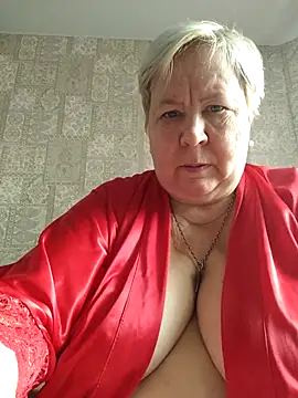 Snapshot of EffectFiona chatting on October 16, 2025, 4:32 am EffectFiona online show from October 16, 2025, 4:32 am