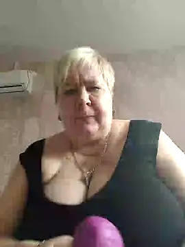 EffectFiona online show from February 26, 2025, 5:03 am