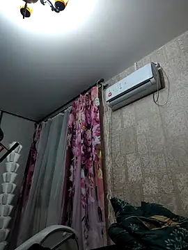 Snapshot of EffectFiona chatting on September 30, 2025, 11:00 pm EffectFiona online show from September 30, 2025, 11:00 pm