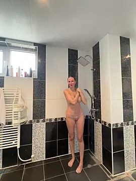 MaviePearl online show from October 26, 2025, 11:54 am