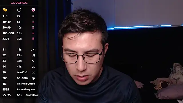 Snapshot of andrewmhilton_ chatting on November 8, 2025, 6:28 am andrewmhilton online show from November 8, 2025, 6:28 am