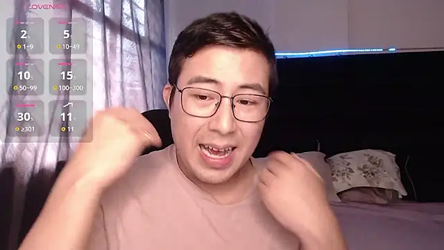 Snapshot of andrewmhilton_ chatting on January 12, 2026, 7:31 pm andrewmhilton online show from January 12, 2026, 7:31 pm