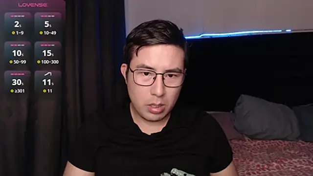 Snapshot of andrewmhilton_ chatting on January 18, 2026, 5:55 am andrewmhilton online show from January 18, 2026, 5:55 am