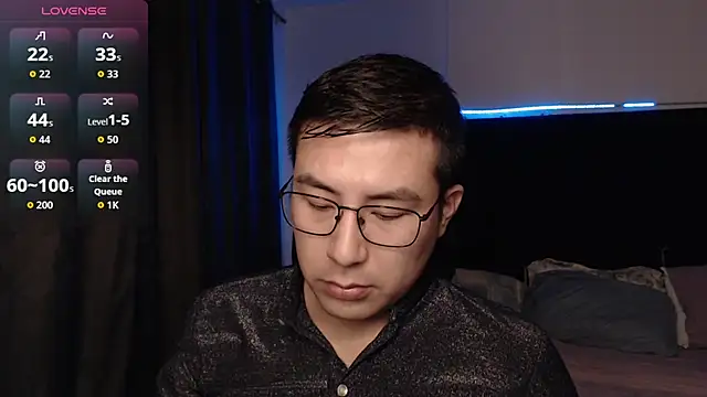 Snapshot of andrewmhilton_ chatting on December 16, 2025, 6:39 am andrewmhilton online show from December 16, 2025, 6:39 am