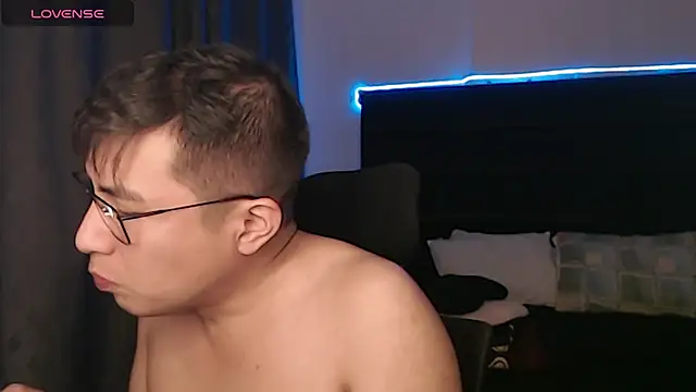 andrewmhilton  online show from September 23, 2025, 5:47 am