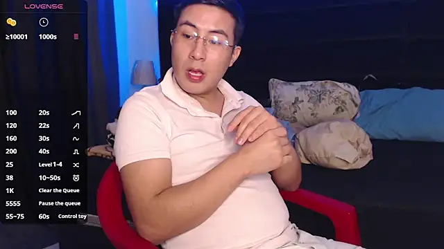 andrewmhilton  online show from March 11, 2025, 10:42 pm