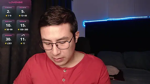 Snapshot of andrewmhilton_ chatting on November 30, 2025, 5:30 am andrewmhilton online show from November 30, 2025, 5:30 am