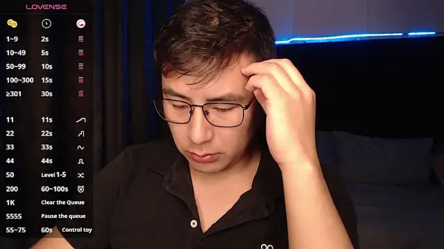 Snapshot of andrewmhilton_ chatting on November 23, 2025, 6:23 am andrewmhilton online show from November 23, 2025, 6:23 am