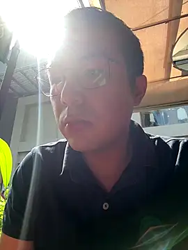 Snapshot of andrewmhilton_ chatting on November 26, 2025, 6:52 pm andrewmhilton online show from November 26, 2025, 6:52 pm