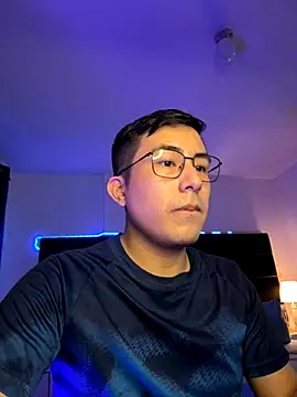 andrewmhilton  online show from September 26, 2025, 4:52 am