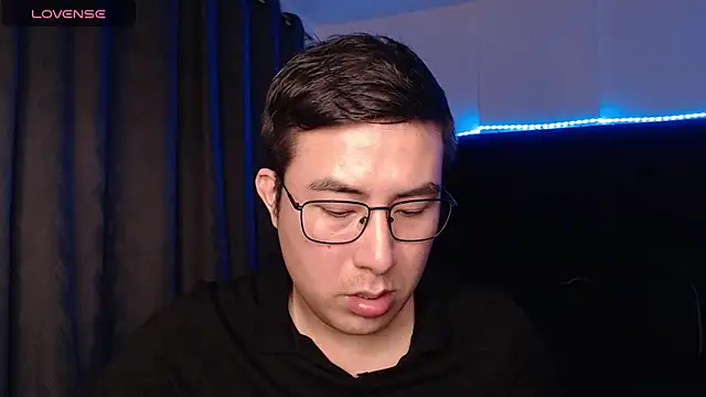 Snapshot of andrewmhilton_ chatting on February 19, 2026, 5:26 am andrewmhilton online show from February 19, 2026, 5:26 am