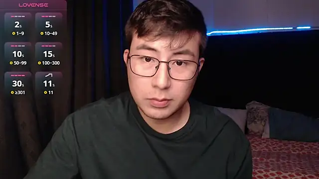 Snapshot of andrewmhilton_ chatting on December 23, 2025, 7:29 am andrewmhilton online show from December 23, 2025, 7:29 am