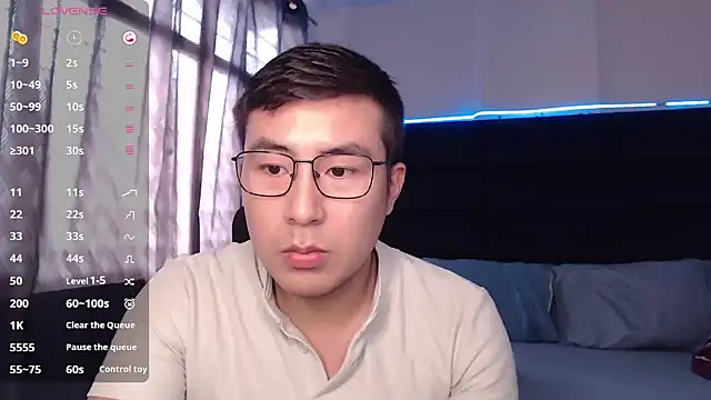 Snapshot of andrewmhilton_ chatting on November 3, 2025, 8:56 pm andrewmhilton online show from November 3, 2025, 8:56 pm