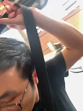 Snapshot of andrewmhilton_ chatting on January 14, 2026, 10:02 pm andrewmhilton online show from January 14, 2026, 10:02 pm