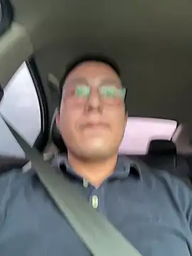 andrewmhilton  online show from April 15, 2026, 6:23 pm