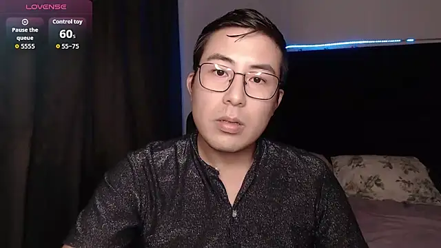 Snapshot of andrewmhilton_ chatting on January 9, 2026, 6:42 am andrewmhilton online show from January 9, 2026, 6:42 am