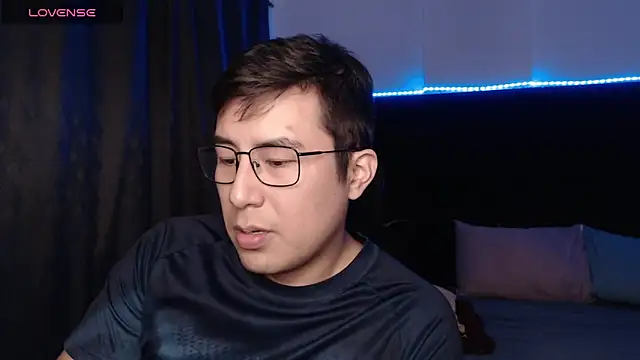 Snapshot of andrewmhilton_ chatting on February 22, 2026, 8:06 am andrewmhilton online show from February 22, 2026, 8:06 am