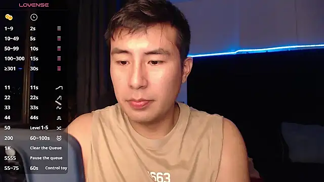 andrewmhilton  online show from October 6, 2025, 5:19 am