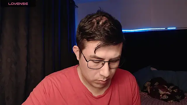 Snapshot of andrewmhilton_ chatting on December 20, 2025, 7:22 am andrewmhilton online show from December 20, 2025, 7:22 am