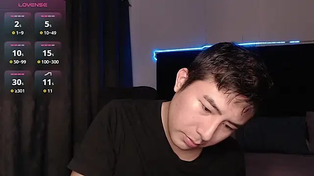 Snapshot of andrewmhilton_ chatting on January 6, 2026, 5:33 am andrewmhilton online show from January 6, 2026, 5:33 am