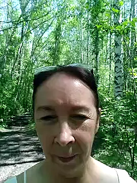 Snapshot of Celine_Faer1 chatting on June 4, 2026, 6:18 am Celine Faer1 online show from June 4, 2026, 6:18 am