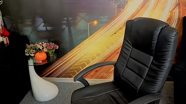 EmmaxPark online show from April 7, 2026, 5:53 am