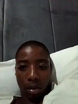 Snapshot of BLACK_BOTTOM03 chatting on January 5, 2026, 6:44 pm BLACK BOTTOM03 online show from January 5, 2026, 6:44 pm