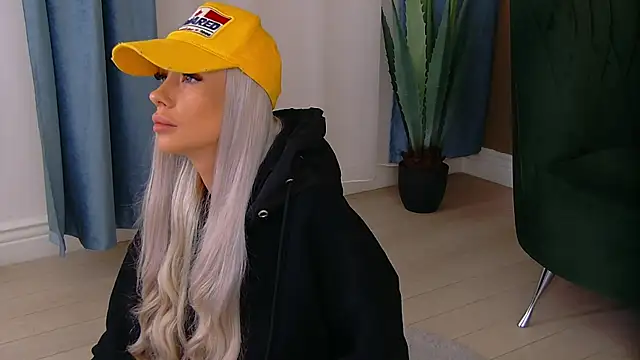 Snapshot of Bailey_Rush chatting on October 16, 2025, 2:47 pm Bailey Rush online show from October 16, 2025, 2:47 pm