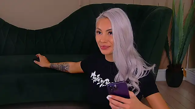 Snapshot of Bailey_Rush chatting on September 21, 2025, 2:22 pm Bailey Rush online show from September 21, 2025, 2:22 pm