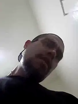 Snapshot of Stomps33 chatting on January 4, 2025, 2:25 am Stomps33 online show from January 4, 2025, 2:25 am