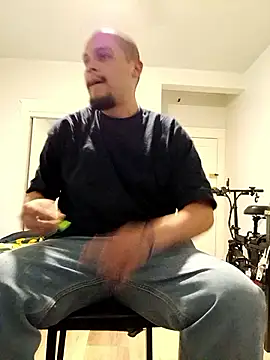 Snapshot of Stomps33 chatting on February 16, 2025, 2:31 am Stomps33 online show from February 16, 2025, 2:31 am