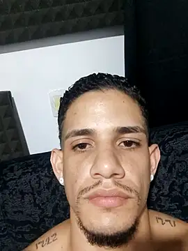 Snapshot of jhonnysnow17 chatting on January 18, 2026, 7:23 am jhonnysnow17 online show from January 18, 2026, 7:23 am