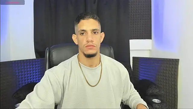 jhonnysnow17 online show from June 6, 2026, 3:56 am