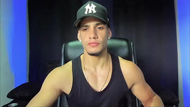 jhonnysnow17 online show from September 29, 2025, 7:41 pm