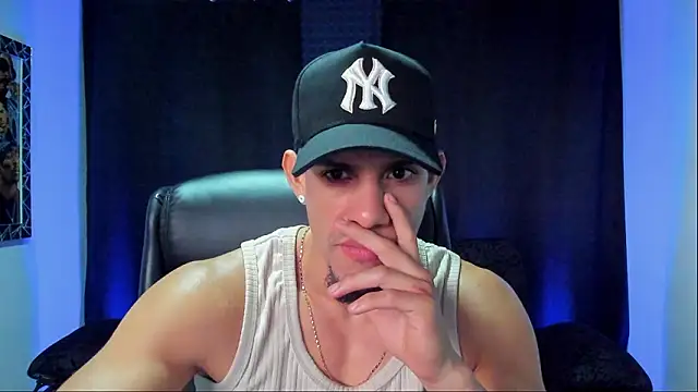 Snapshot of jhonnysnow17 chatting on January 31, 2026, 9:35 pm jhonnysnow17 online show from January 31, 2026, 9:35 pm