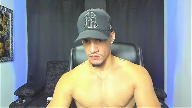 jhonnysnow17 online show from December 19, 2025, 4:27 am