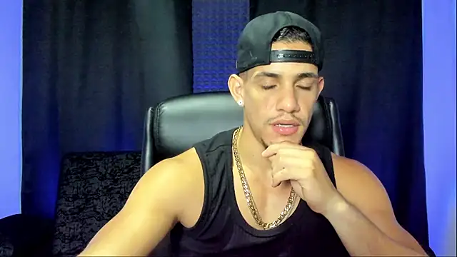 jhonnysnow17 online show from October 10, 2025, 11:05 pm