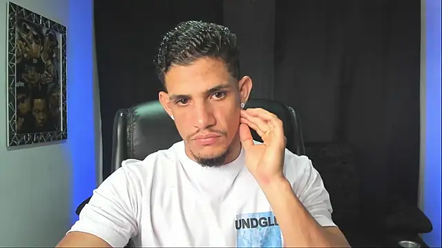 Snapshot of jhonnysnow17 chatting on February 28, 2026, 6:29 pm jhonnysnow17 online show from February 28, 2026, 6:29 pm