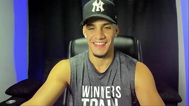 jhonnysnow17 online show from September 27, 2025, 5:13 am