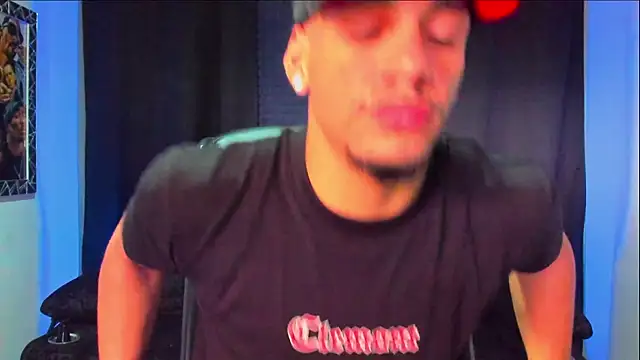 jhonnysnow17 online show from November 30, 2025, 9:37 pm