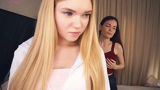 Snapshot of EllenReeves chatting on March 14, 2025, 9:57 am EllenReeves online show from March 14, 2025, 9:57 am
