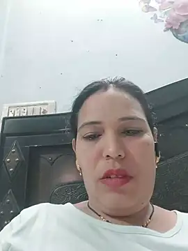 Snapshot of Poojabhabi101 chatting on July 3, 2026, 5:36 am Poojabhabi101 online show from July 3, 2026, 5:36 am